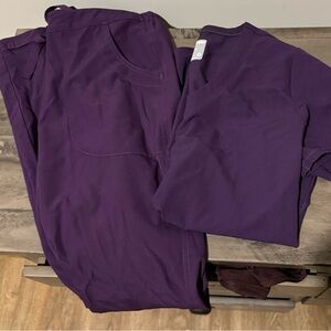 Sketchers scrub set